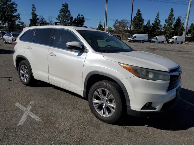 Photo 4 from auction – 2015 TOYOTA HIGHLANDER with VIN 5TDZKRFH7FS101321