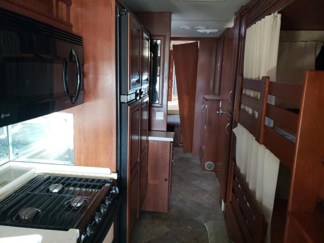 Photo 6 from auction – 2007 FLEETWOOD BOUNDER with VIN 4UZACJDC37CZ48824