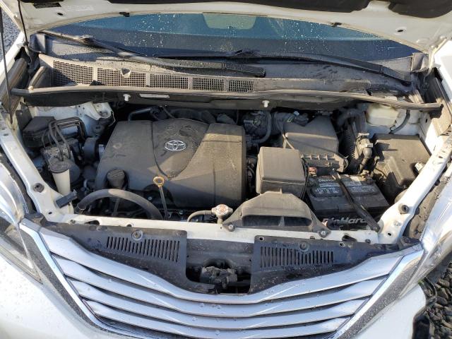 Photo 12 from auction – 2017 TOYOTA SIENNA XLE with VIN 5TDDZ3DC4HS158847