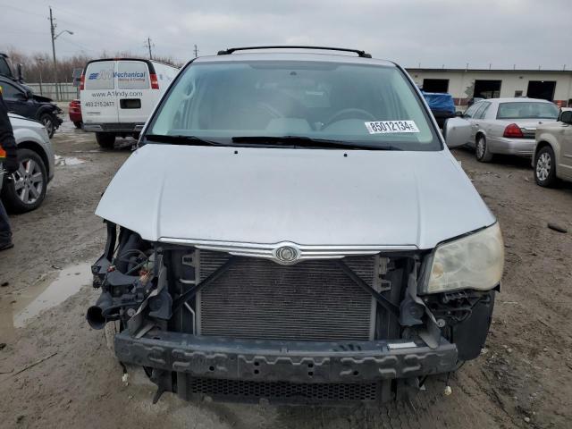Photo 5 from auction – 2010 CHRYSLER TOWN & COU with VIN 2A4RR5D19AR153359