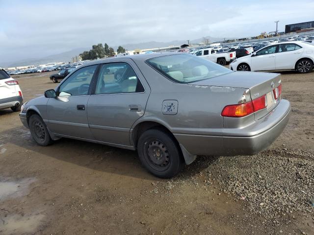 Photo 2 from auction – 2000 TOYOTA CAMRY CE with VIN 4T1BG22K7YU682941