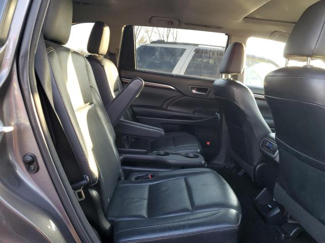 Photo 11 from auction – 2016 TOYOTA HIGHLANDER with VIN 5TDDKRFHXGS236062