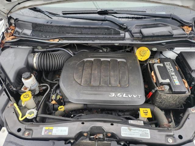 Photo 7 from auction – 2016 CHRYSLER TOWN & COU with VIN 2C4RC1BG0GR138197