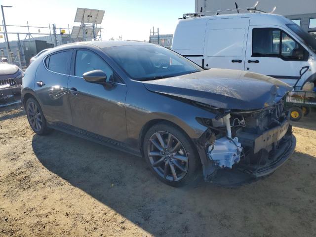 Photo 4 from auction – 2019 MAZDA 3 with VIN JM1BPBJM8K1125293