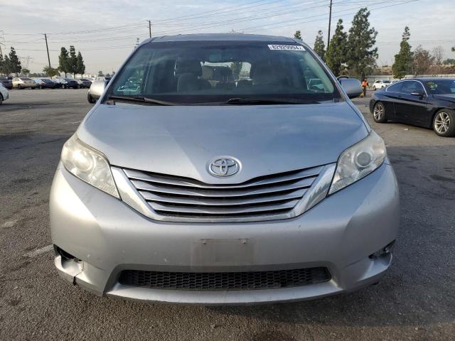 Photo 5 from auction – 2015 TOYOTA SIENNA LE with VIN 5TDKK3DC0FS538146