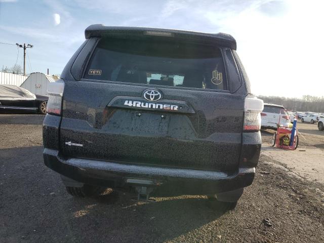 Photo 6 from auction – 2018 TOYOTA 4RUNNER SR with VIN JTEBU5JR6J5511624