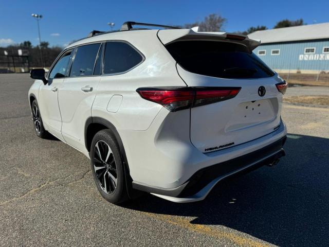 Photo 3 from auction – 2022 TOYOTA HIGHLANDER with VIN 5TDJZRBHXNS236273
