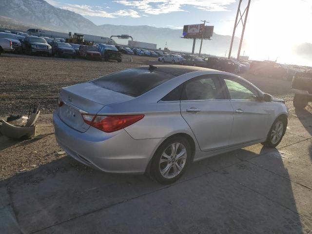 Photo 3 from auction – 2013 HYUNDAI SONATA SE with VIN 5NPEC4AC4DH528047