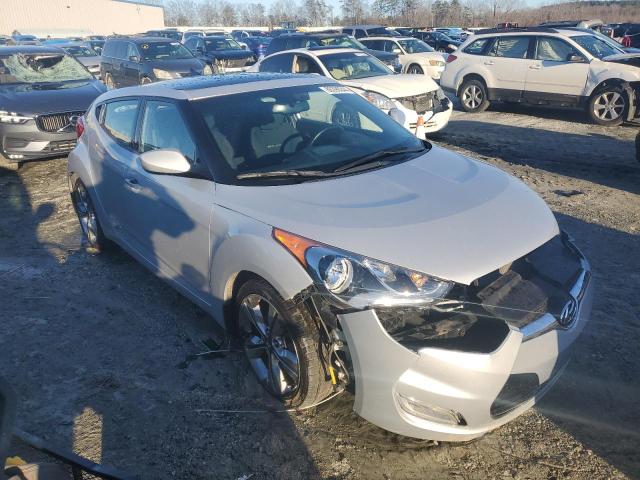 Photo 4 from auction – 2017 HYUNDAI VELOSTER with VIN KMHTC6AD5HU316678