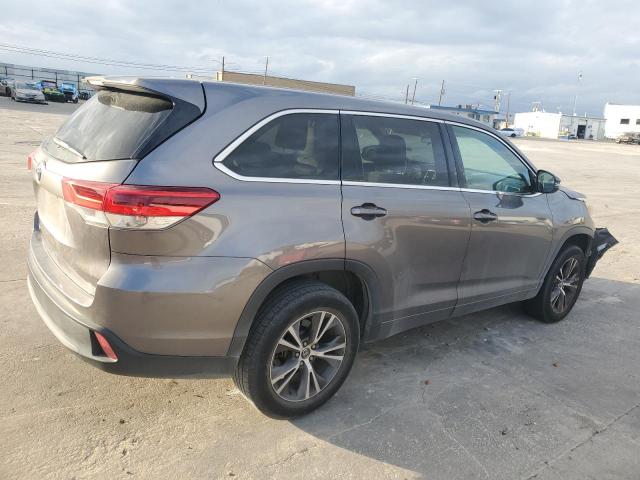 Photo 3 from auction – 2018 TOYOTA HIGHLANDER with VIN 5TDZZRFHXJS263481