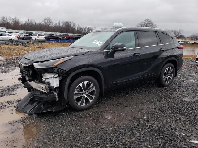 TOYOTA HIGHLANDER 2022 with VIN 5TDGZRBH2NS587253 - Photo from auction