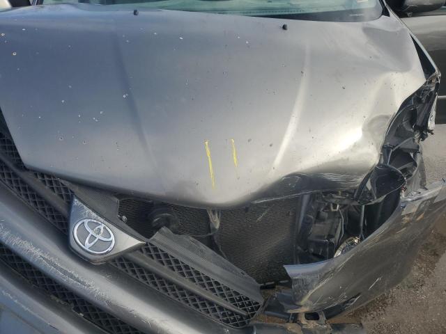 Photo 12 from auction – 2004 TOYOTA SIENNA XLE with VIN 5TDBA22C54S019834
