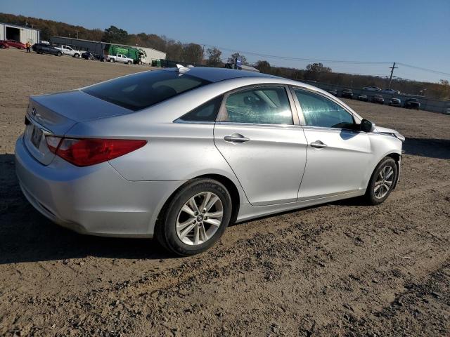 Photo 3 from auction – 2013 HYUNDAI SONATA GLS with VIN 5NPEB4AC3DH682607
