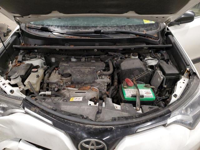 Photo 12 from auction – 2017 TOYOTA RAV4 LE with VIN JTMBFREV0HJ124517