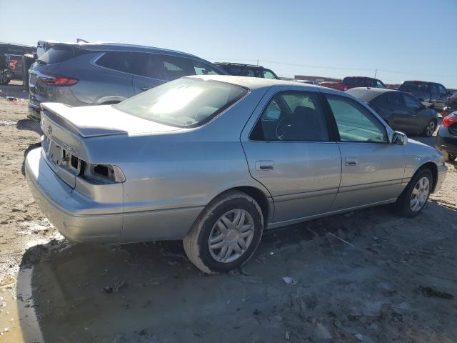 Photo 3 from auction – 2000 TOYOTA CAMRY CE with VIN JT2BG22K5Y0432389