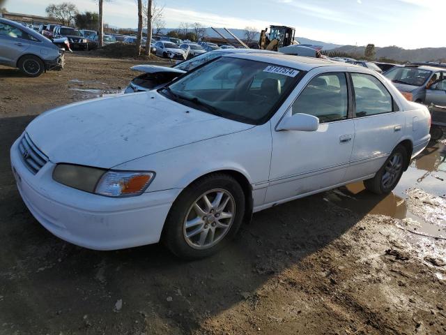 TOYOTA CAMRY LE 2000 with VIN JT2BF28K2Y0261370 - Photo from auction