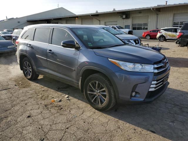 Photo 4 from auction – 2017 TOYOTA HIGHLANDER with VIN 5TDJZRFH0HS389713