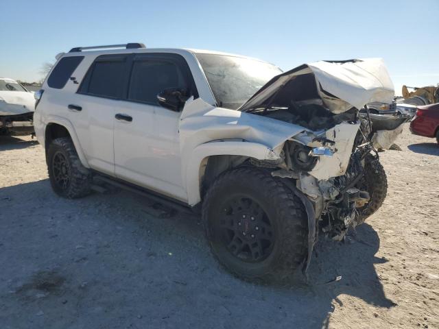 Photo 4 from auction – 2018 TOYOTA 4RUNNER SR with VIN JTEBU5JR1J5548550