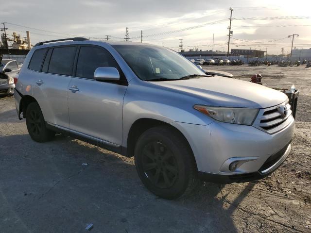 Photo 4 from auction – 2011 TOYOTA HIGHLANDER with VIN 5TDZA3EH3BS015595
