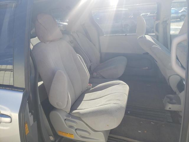 Photo 10 from auction – 2013 TOYOTA SIENNA LE with VIN 5TDKK3DC4DS345396