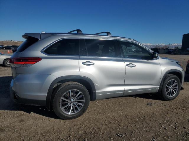Photo 3 from auction – 2017 TOYOTA HIGHLANDER with VIN 5TDJZRFHXHS386351