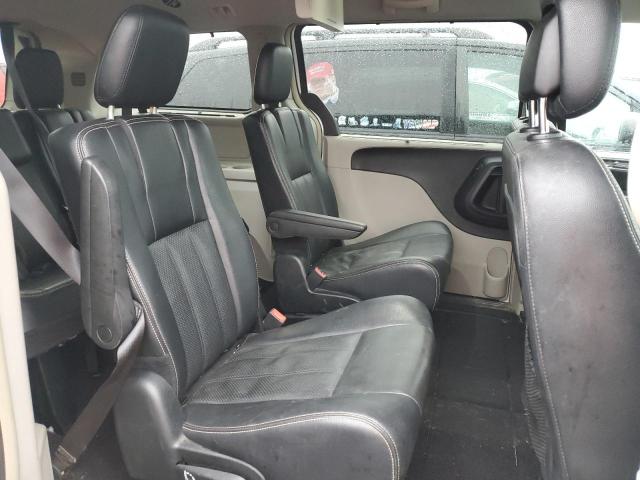 Photo 11 from auction – 2015 CHRYSLER TOWN & COU with VIN 2C4RC1CG0FR617703