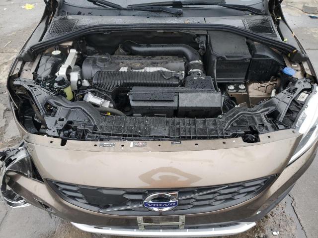 Photo 12 from auction – 2015 VOLVO V60 CROSS with VIN YV4612HK7F1000537