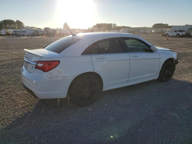 Photo 3 from auction – 2014 CHRYSLER 200 LIMITE with VIN 1C3CCBCG4EN191820