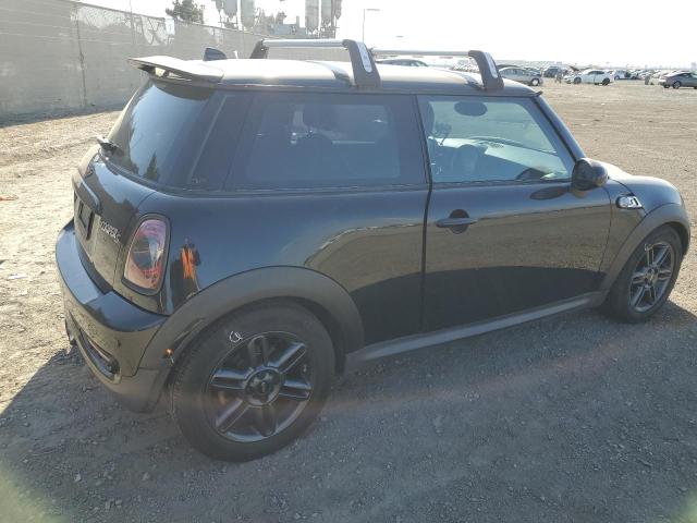 Photo 3 from auction – 2011 MINI COOPER S with VIN WMWSV3C52BTY12661