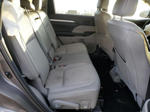 Photo 11 from auction – 2018 TOYOTA HIGHLANDER with VIN 5TDBZRFH2JS808882