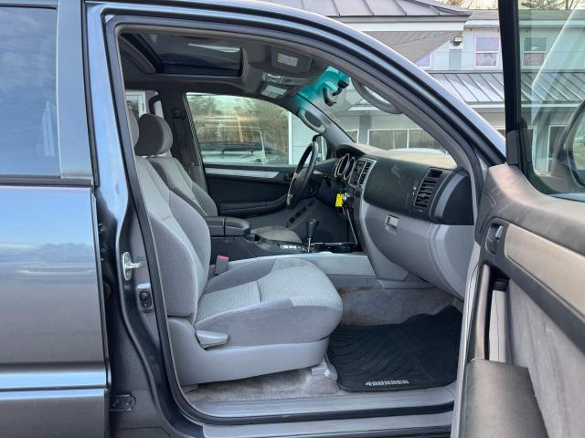 Photo 5 from auction – 2005 TOYOTA 4RUNNER SR with VIN JTEBU14R150077233