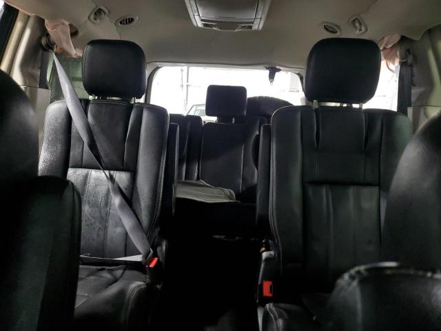 Photo 10 from auction – 2016 CHRYSLER TOWN & COU with VIN 2C4RC1BGXGR206991
