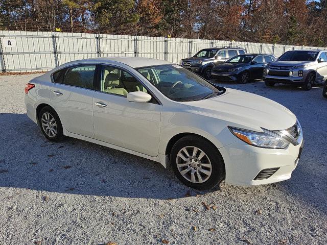 Photo 4 from auction – 2017 NISSAN ALTIMA 2.5 with VIN 1N4AL3AP0HC237127