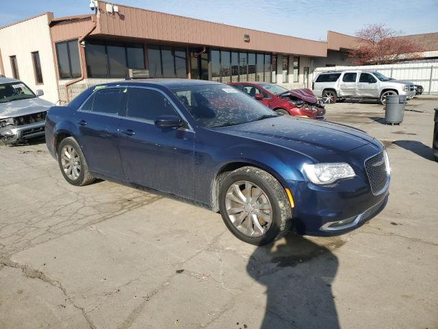 Photo 4 from auction – 2017 CHRYSLER 300 LIMITE with VIN 2C3CCARG1HH553374