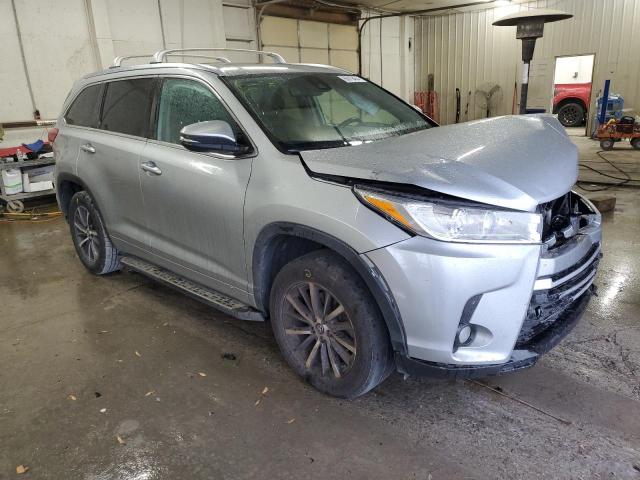 Photo 4 from auction – 2018 TOYOTA HIGHLANDER with VIN 5TDKZRFHXJS542592
