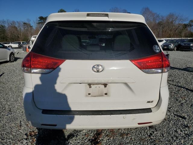 Photo 6 from auction – 2014 TOYOTA SIENNA XLE with VIN 5TDYK3DC7ES479704