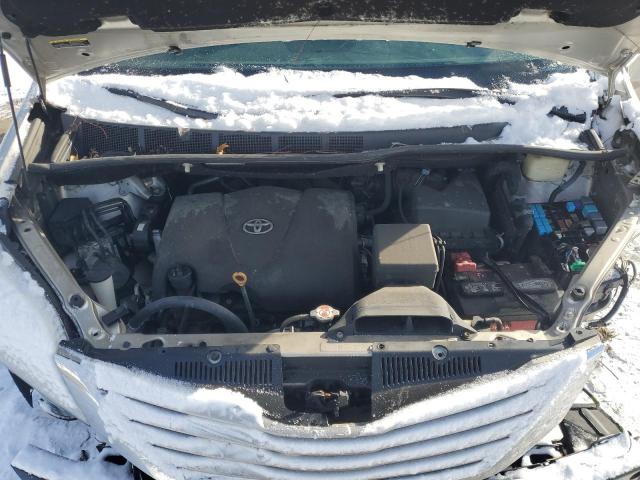 Photo 12 from auction – 2017 TOYOTA SIENNA LE with VIN 5TDKZ3DC9HS872299