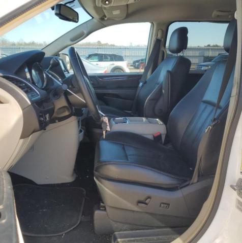 Photo 7 from auction – 2015 CHRYSLER TOWN & COU with VIN 2C4RC1BG6FR578732
