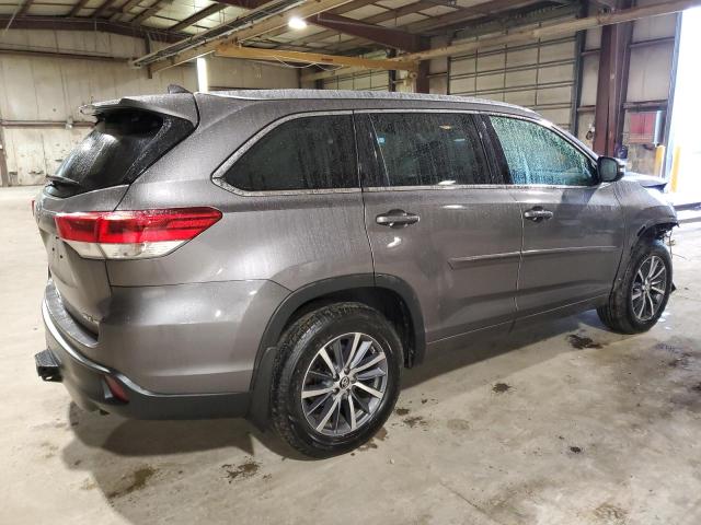 Photo 3 from auction – 2017 TOYOTA HIGHLANDER with VIN 5TDJZRFH9HS429366