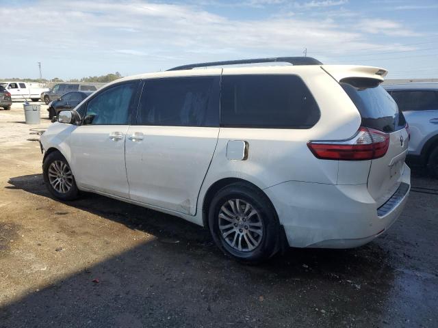 Photo 2 from auction – 2017 TOYOTA SIENNA XLE with VIN 5TDYZ3DC8HS777906