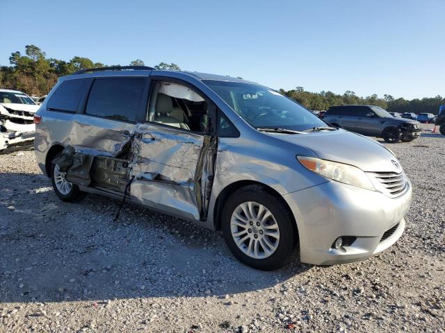 Photo 4 from auction – 2015 TOYOTA SIENNA XLE with VIN 5TDYK3DC8FS552189