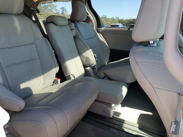 Photo 11 from auction – 2018 TOYOTA SIENNA XLE with VIN 5TDYZ3DC1JS914805