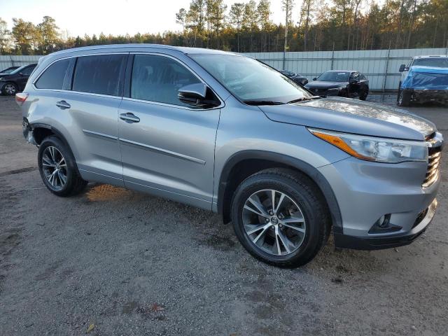 Zdjęcie 4 z aukcji – 2016 TOYOTA HIGHLANDER z VIN 5TDJKRFH8GS500933
