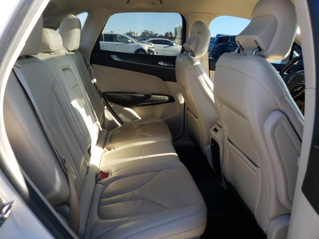 Photo 10 from auction – 2019 LINCOLN MKC RESERV with VIN 5LMCJ3C92KUL50675