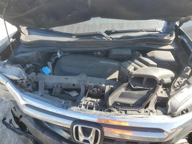 Photo 11 from auction – 2017 HONDA RIDGELINE with VIN 5FPYK2F63HB005881