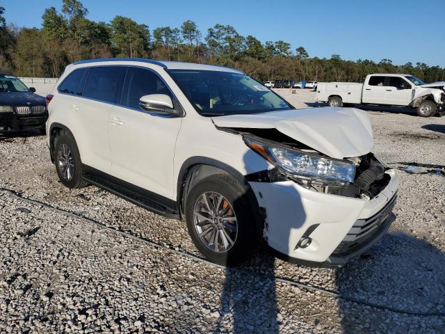 Photo 4 from auction – 2019 TOYOTA HIGHLANDER with VIN 5TDKZRFH1KS552431