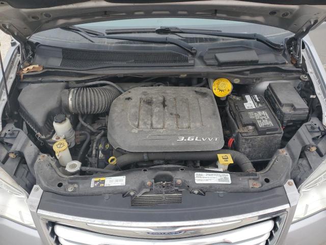 Photo 12 from auction – 2016 CHRYSLER TOWN & COU with VIN 2C4RC1CG4GR282690