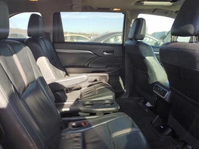 Photo 11 from auction – 2017 TOYOTA HIGHLANDER with VIN 5TDKZRFH0HS509949