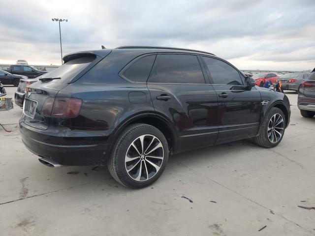 Photo 3 from auction – 2017 BENTLEY BENTAYGA with VIN SJAAC2ZV0HC013798