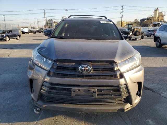 Photo 5 from auction – 2017 TOYOTA HIGHLANDER with VIN 5TDKZRFH6HS513939